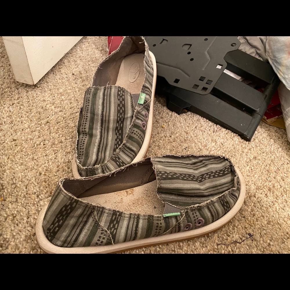 Sanuk flats
